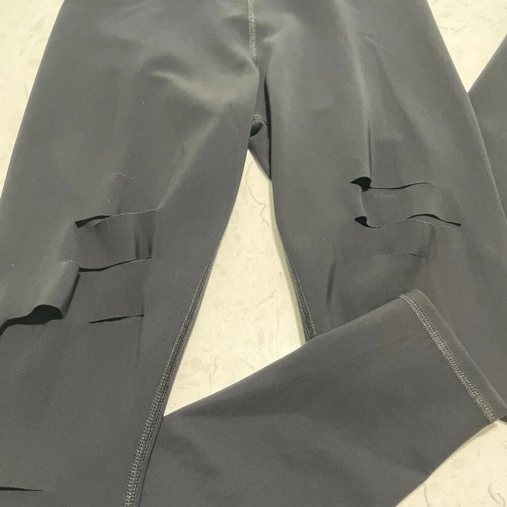 Alo Yoga High Waisted Ripped Warrior Leggings Black Full Length Women’s Small